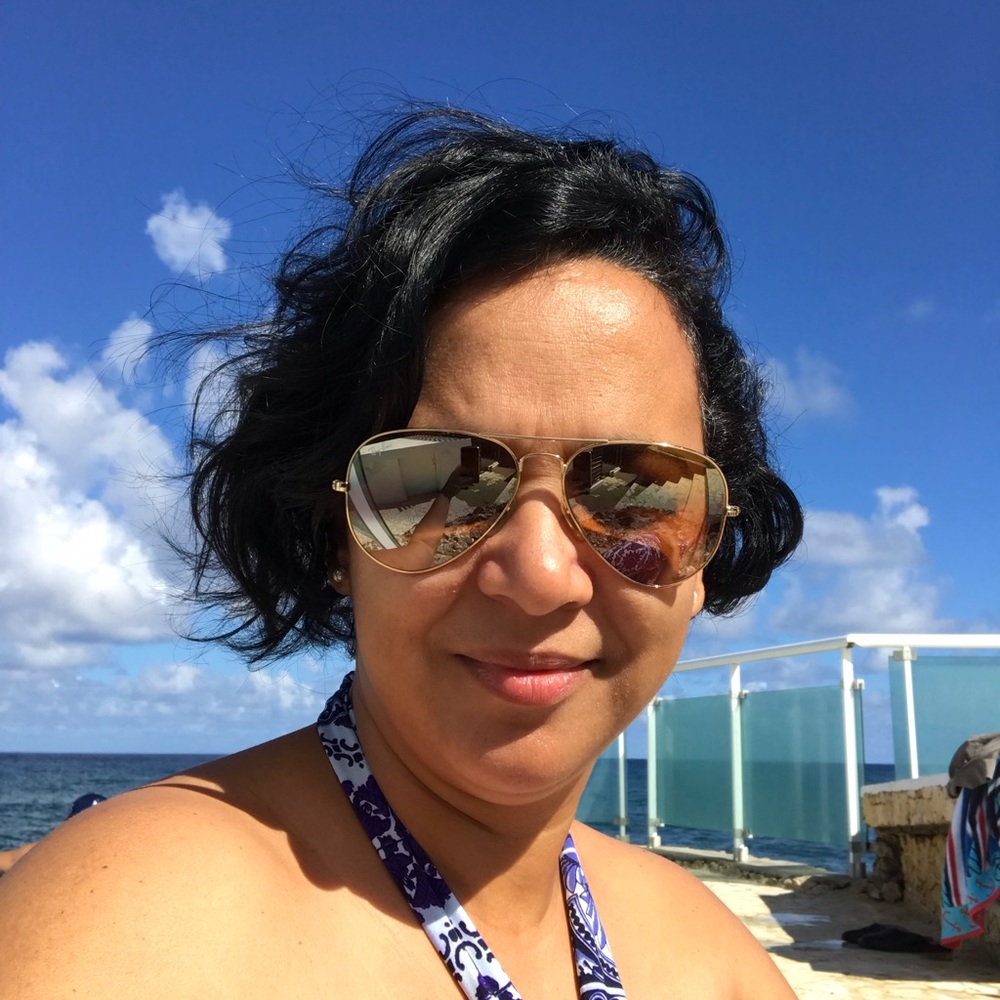 Meet your Posher, Raquel